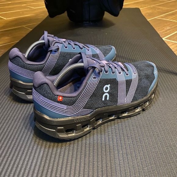 ON CLOUD GO - Women’s Running Shoes - SIZE 8.5 - Picture 4 of 11